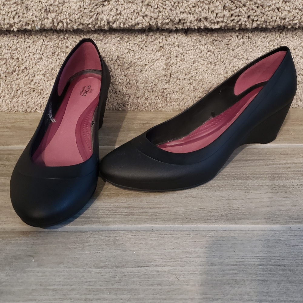 Crocs Lina black wedge heels size 11